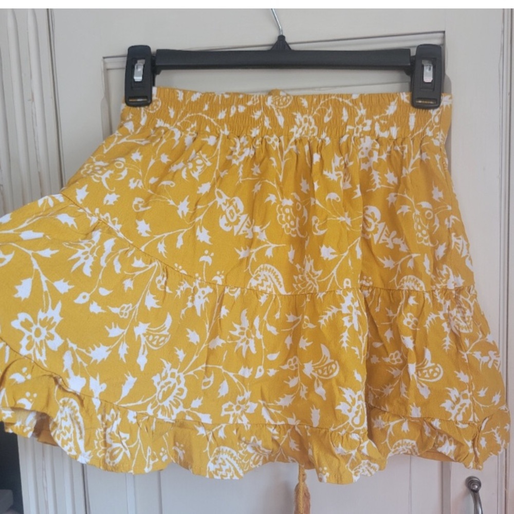 4 for $20/Yellow Floral forever 21 skirt - Picture 6 of 11